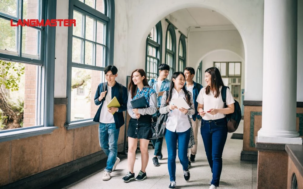 Ngoài học đại học, một HR cần tham gia các khóa học/ huấn luyện ngắn hạn để nâng cao kiến thức