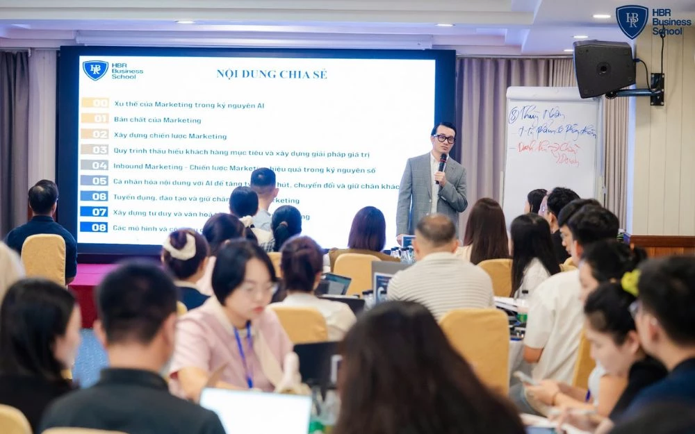 Nhiều doanh nghiệp lựa chọn mô hình kết hợp khi triển khai AI Agents