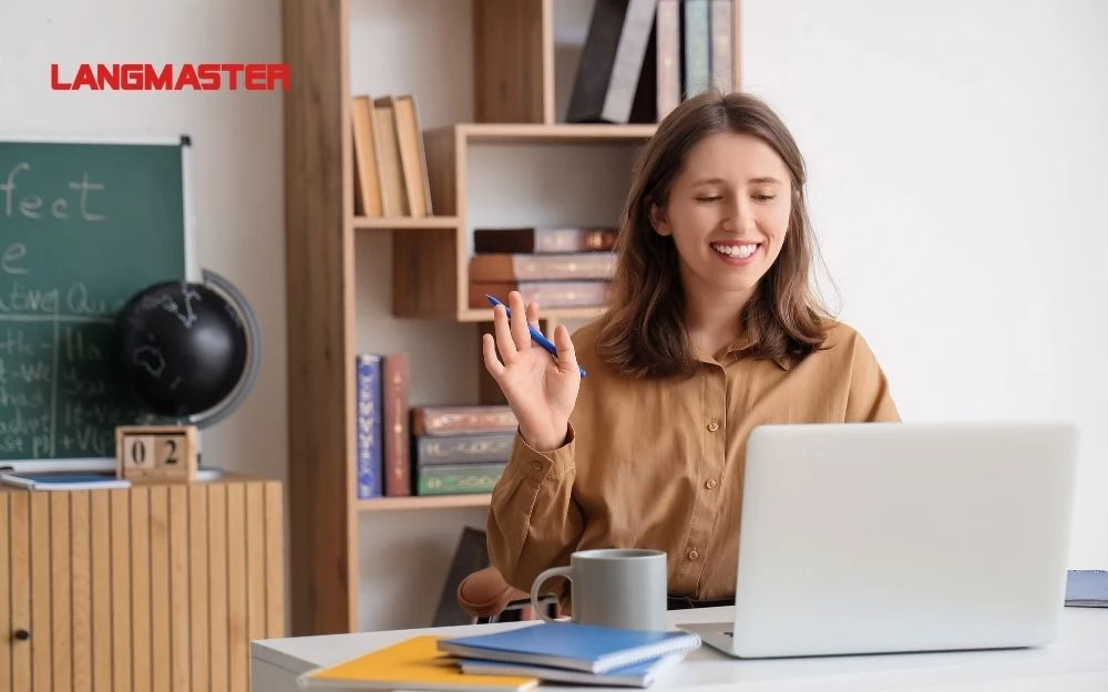 Các động từ thể hiện vai trò dẫn dắt và điều phối trong môi trường giáo dục