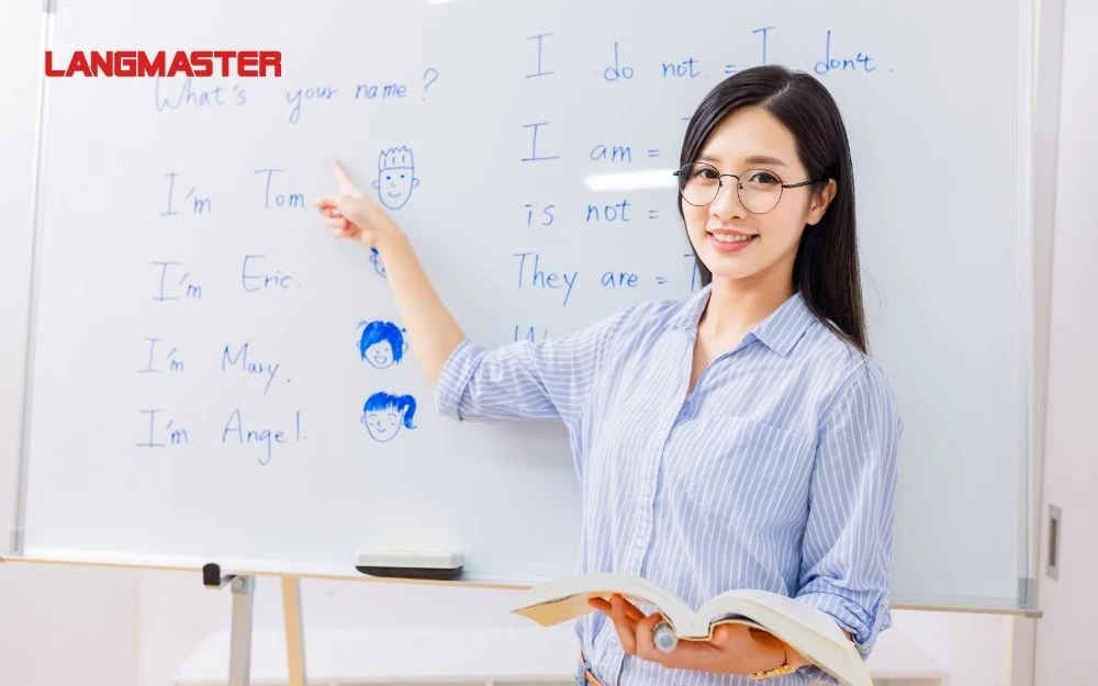 Giáo viên cần trang bị đầy đủ kỹ năng cứng và kỹ năng mềm để đáp ứng yêu cầu giảng dạy