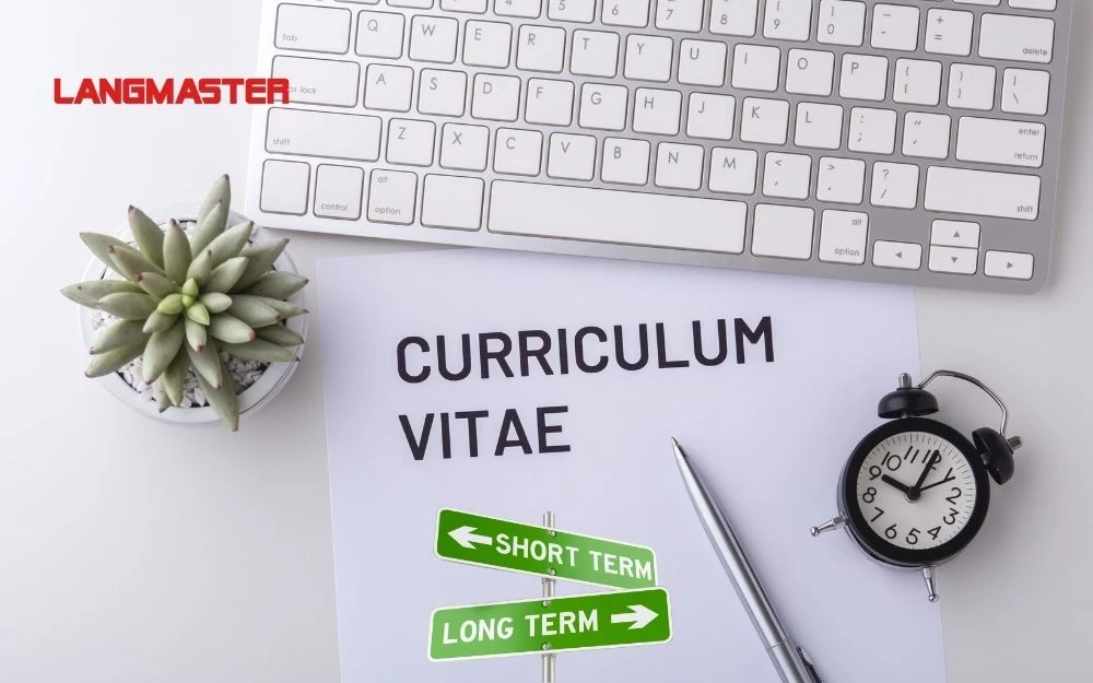 Mục tiêu nghề nghiệp nên được trình bày theo 2 giai đoạn rõ ràng