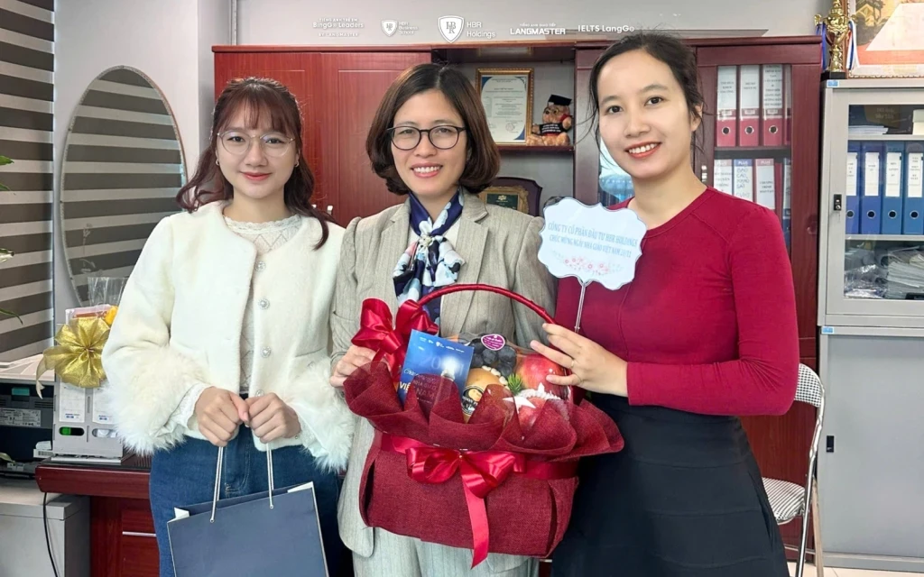 HBR Holdings và Langmaster kính chúc quý thầy cô luôn giữ vững ngọn lửa nhiệt huyết để tiếp tục dẫn dắt các thế hệ tương lai